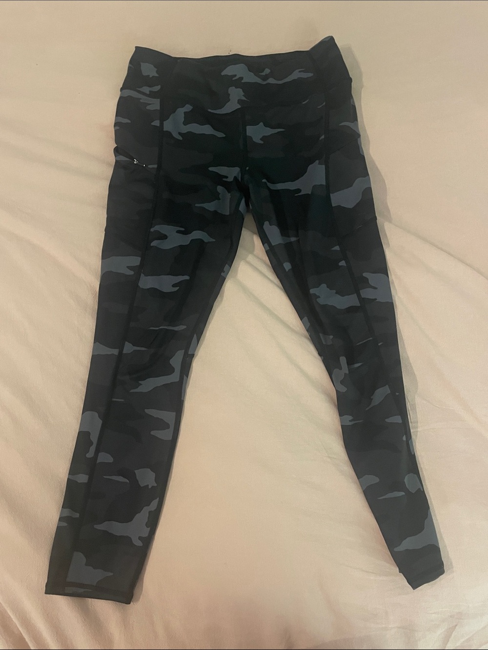 Athleta Black & Gray Camo Athletic Leggings